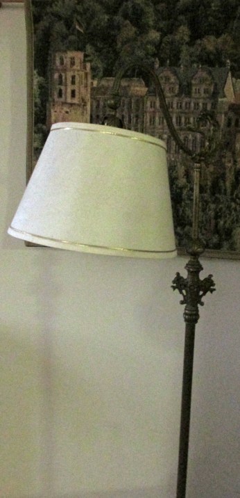 Old lamp, does it have demons?