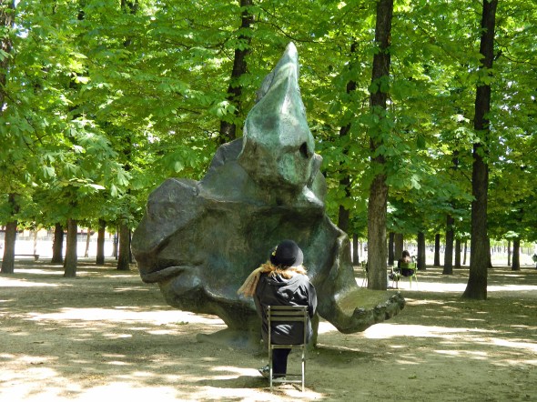 Paris, it's a wonderful city, even when you are robbed.