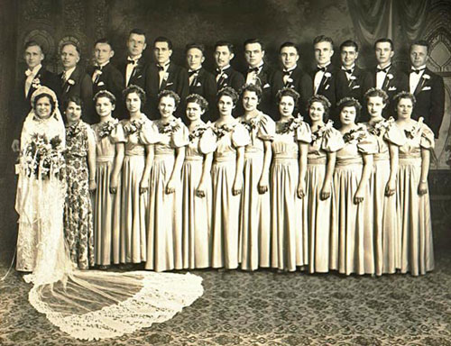 What to get ALL the wedding party? How about something that will help them remember the day?