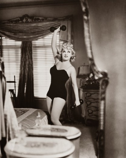 ladies-doing-exercise-in-the-1920s-2